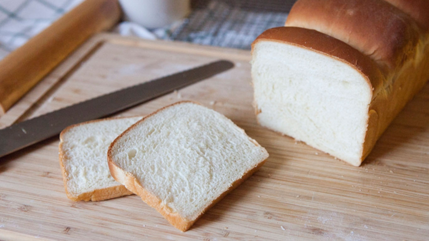 Белый хлеб во сне к чему снится. Белый хлеб. Хлеб шокупан. Японский хлеб. Хлеб во сне.